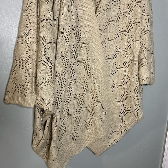 NWT Torrid Dolman Pointelle Ruana ivory knit cardigan - Picture 7 of 9